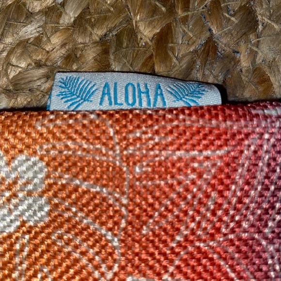 Essentials Aloha bag - Picture 2 of 3